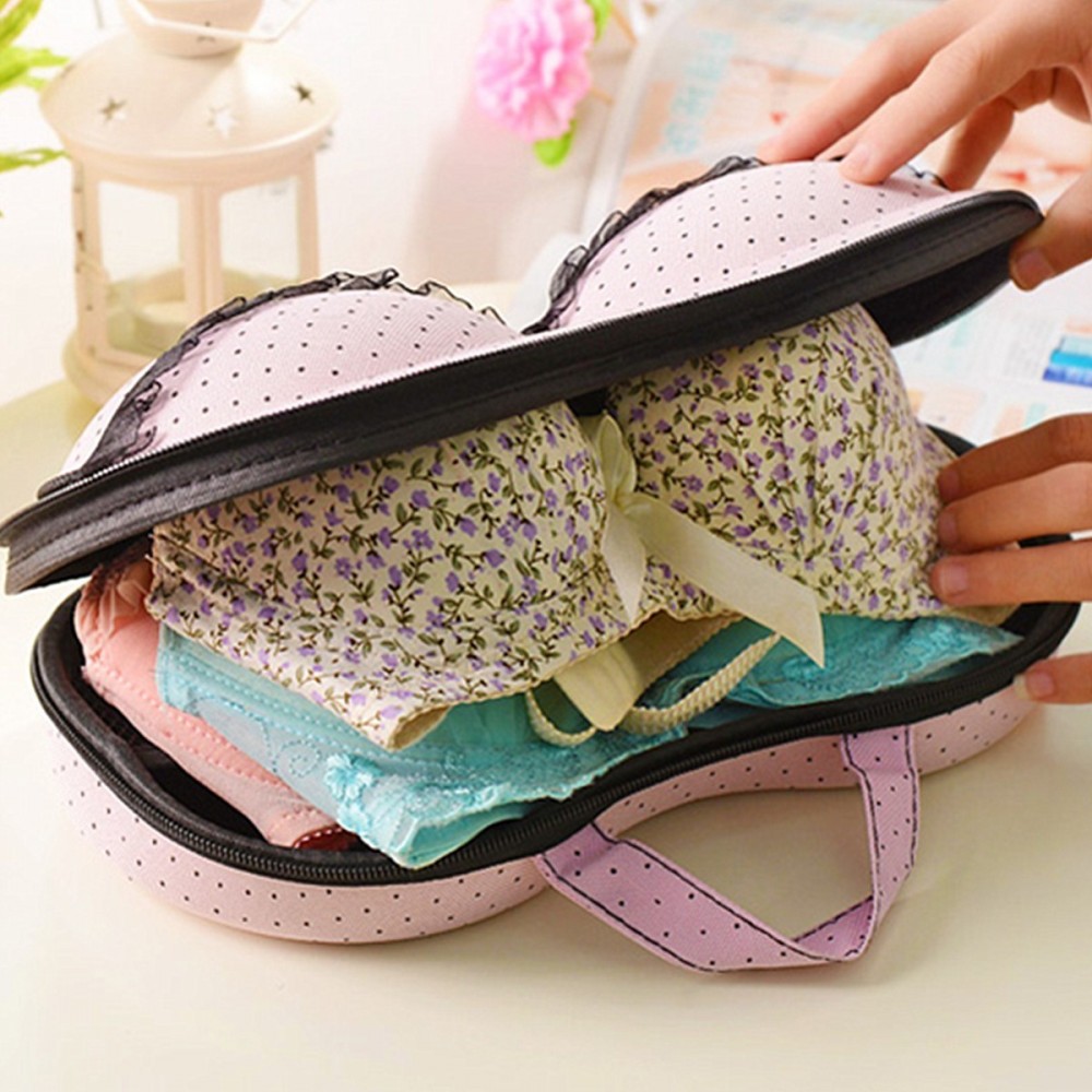 Органайзер за сутиени Bra Bag при пътуване